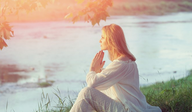 Emily Stroia – Learn How to Connect to Spirit